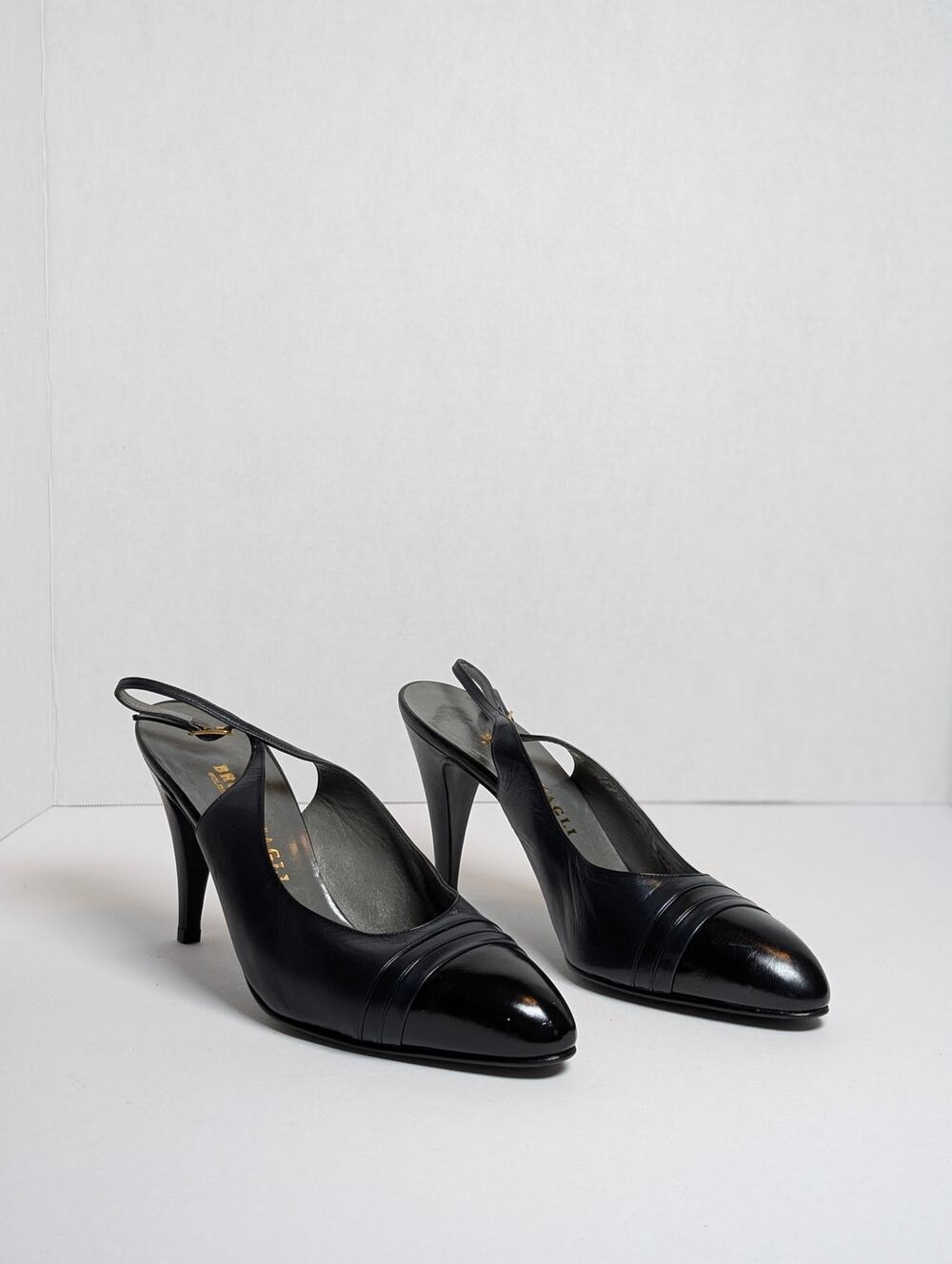 Bruno Magli Women 7.5B Black Leather Slingback Cap Toe Pump Heels Italy